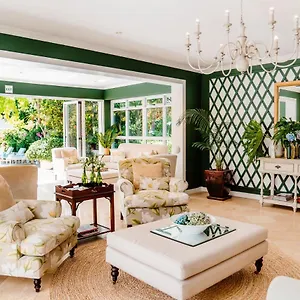 the-last-word-constantia.hotels-capetown.com/