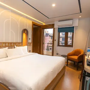 Hotel Ananta